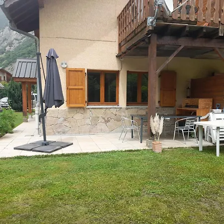 Avec Jardin Au Pied De L'alpe D'huez Apartment *